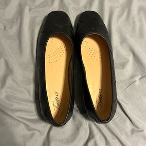 Trotters Black Woven Loafers